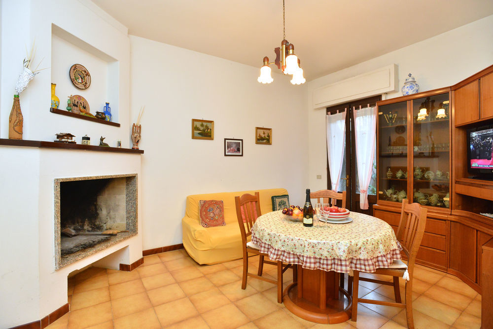 Izzhome Cozy Sunflowers Pula Eksteriør bilde