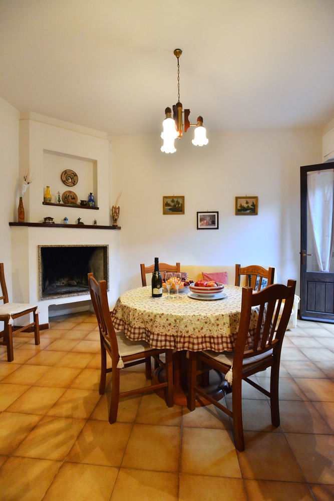 Izzhome Cozy Sunflowers Pula Eksteriør bilde